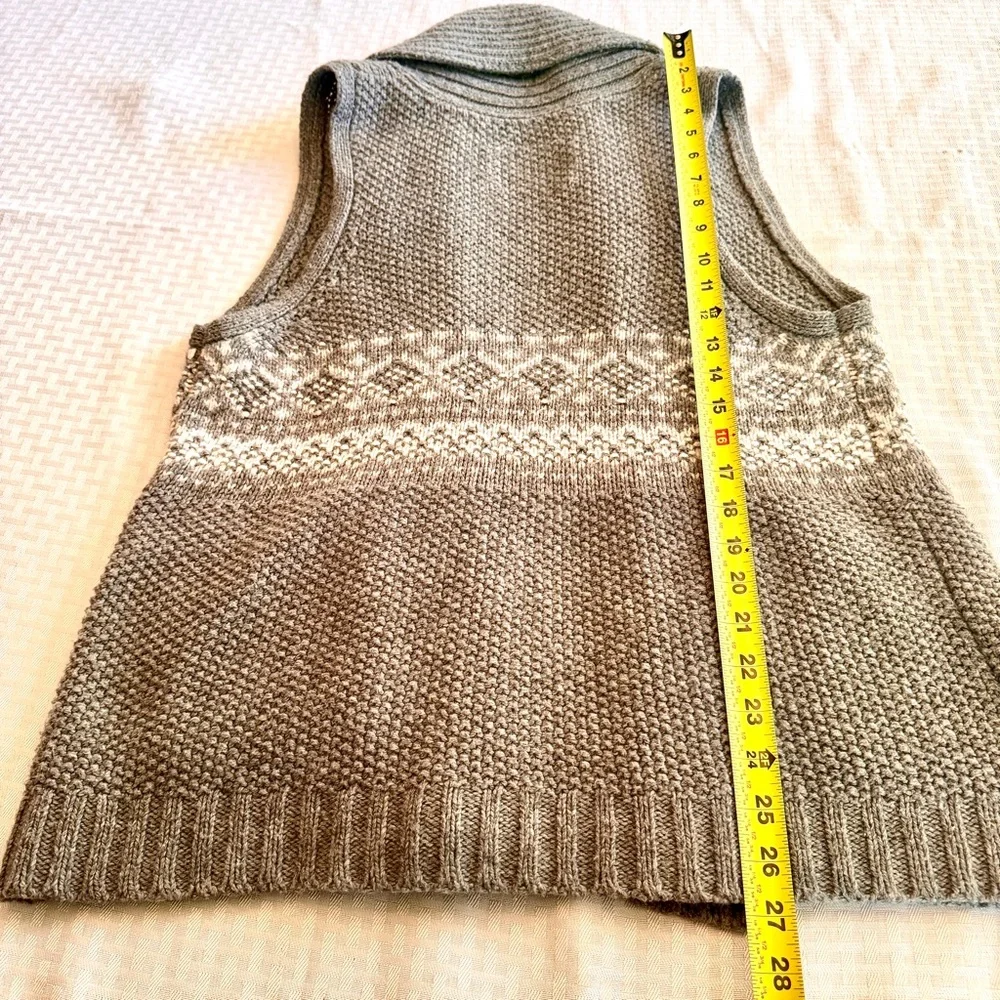 Aeropostale Gray‎ Knitted Sleeveless Cardigan Vest XL Fair Isle Pattern
